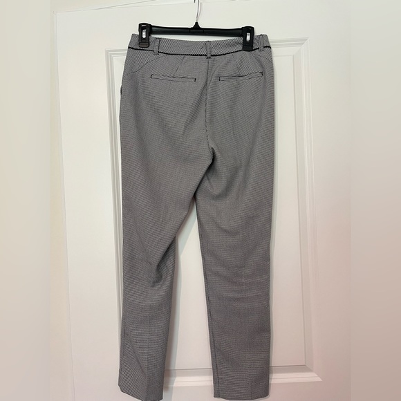 White House Black Market - Picture 2 of 3